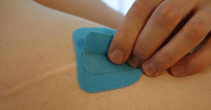 arpi-venytys-kahvateippi-fysiora Kahvateipillä tehty venytys tukee leikkausarven kudosten liikkuvuutta.